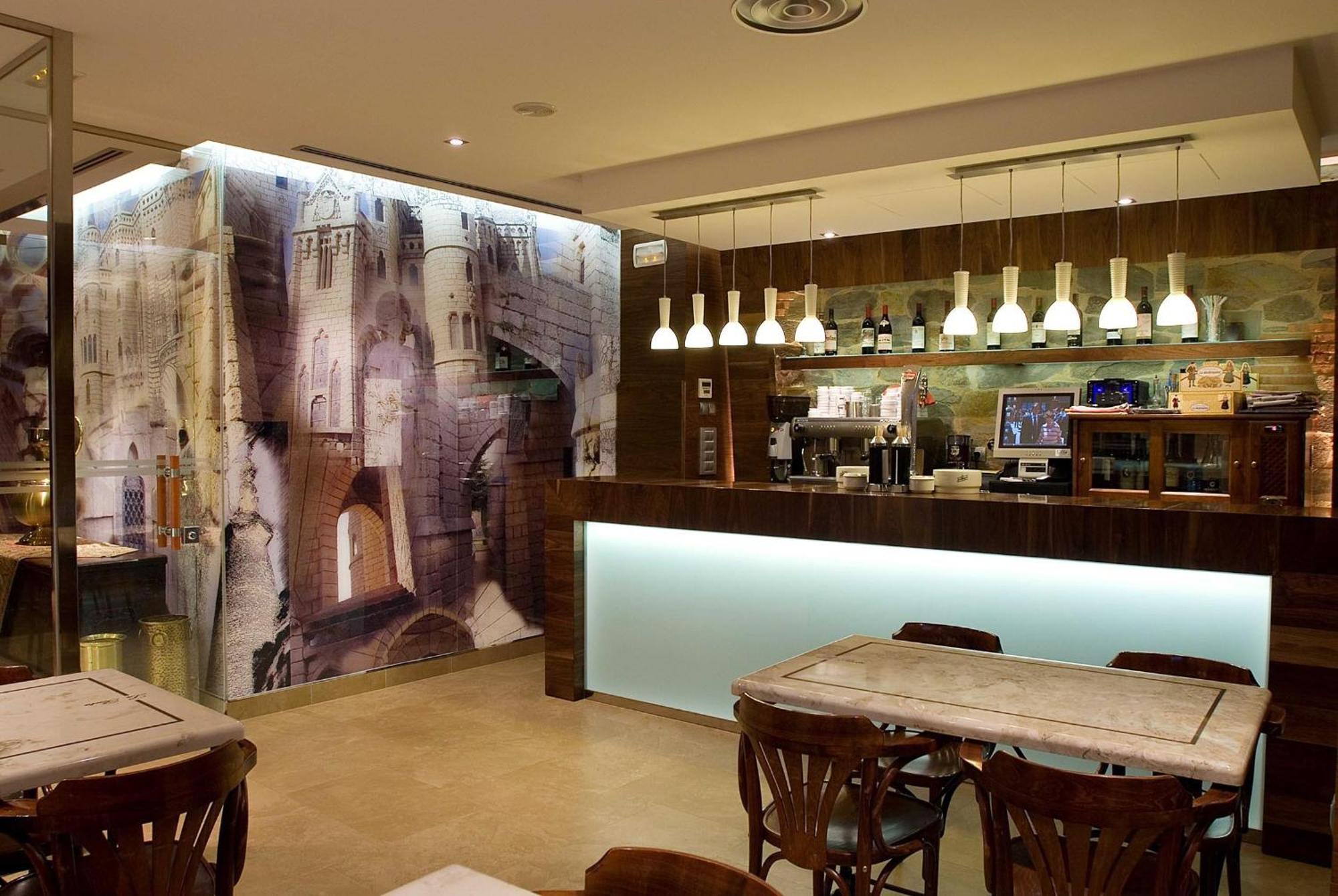 Hotel Restaurante La Peseta อัสตอร์กา ภายนอก รูปภาพ